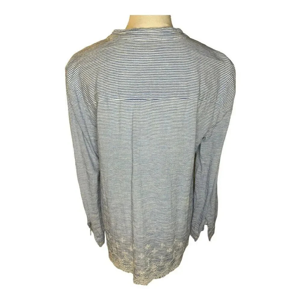 Style & Co Women’s Medium Blue & White Eyelet Hem Smocked Tunic - Picture 3 of 7